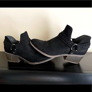 Ladies Booties/Ankle Boots Size 8 EUC!